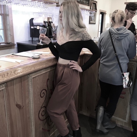 Meet the Posher - Picture 6 of 8